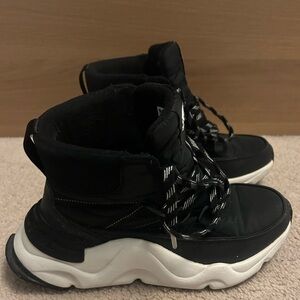 Sorel Black and White Winter Boots